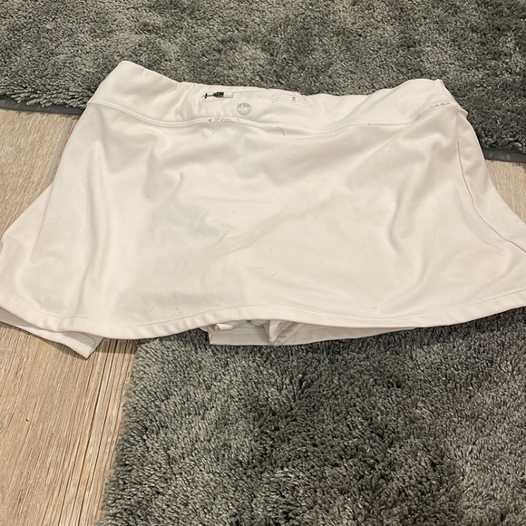 ibody mini skirt with built in shorts - Picture 2 of 4